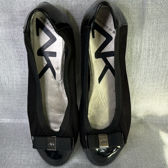 ANNE KLEIN WOMENS SPORT FLAT BLACK SHOES SIZE 81/2 USED IN GOOD CONDITION. - Picture 2 of 8